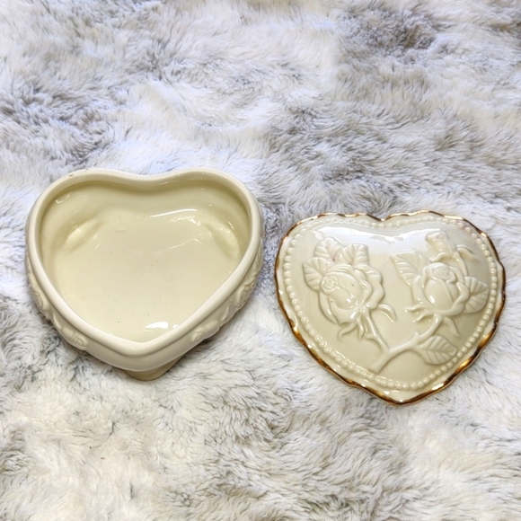 Heart Porcelain Ivory Rose Gold Rim Jewelry Box Trinket - Picture 2 of 14